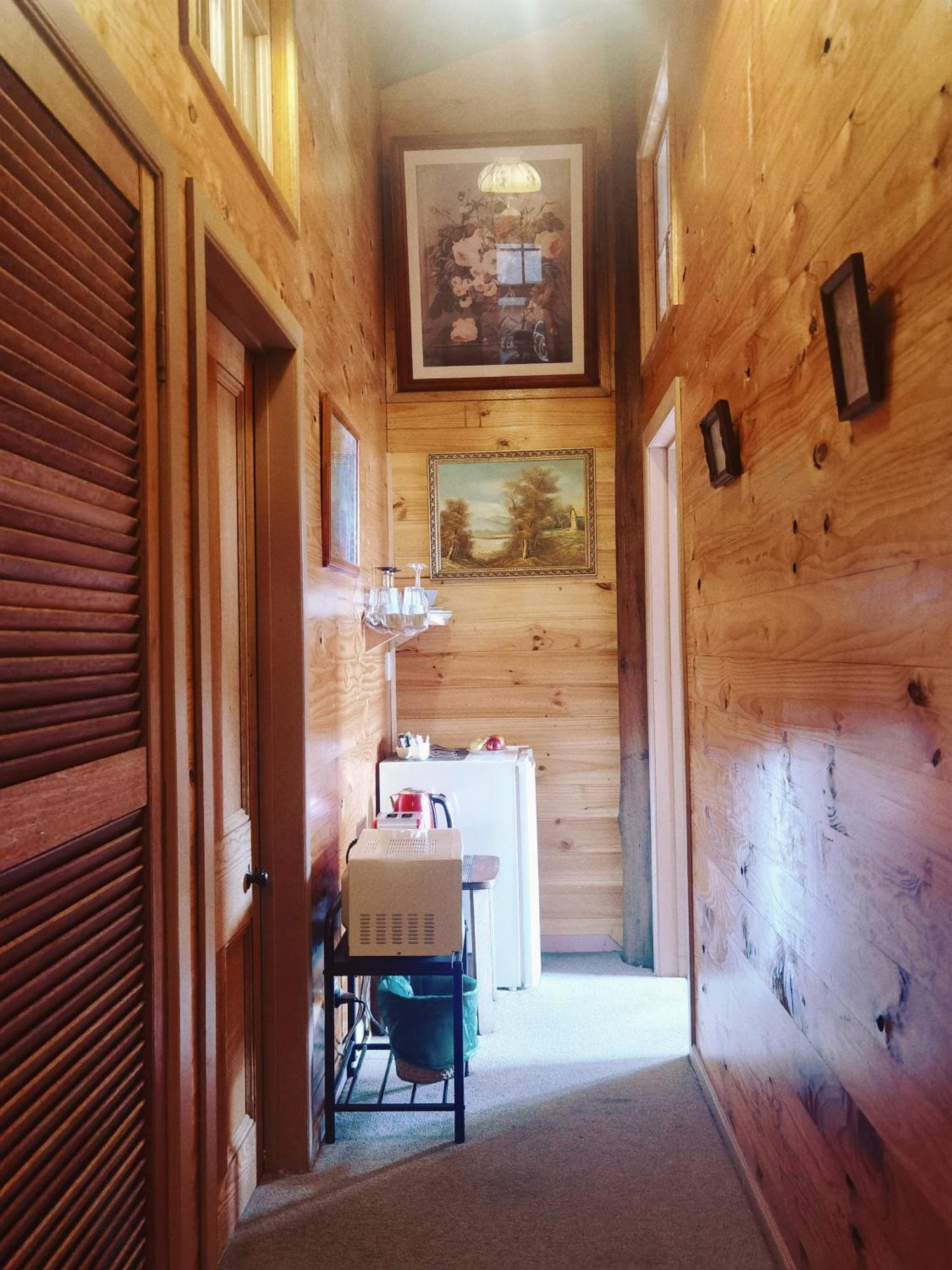 The Goat And Goose Bed & Breakfast Lakes Entrance Bagian luar foto