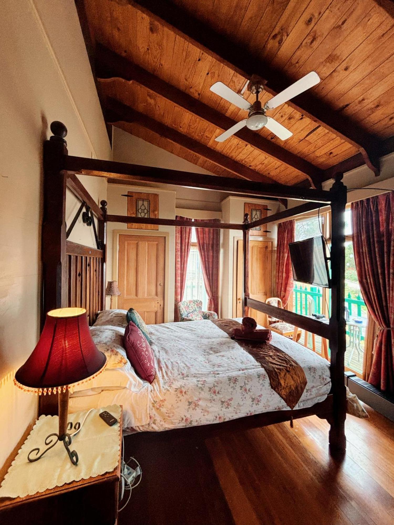 The Goat And Goose Bed & Breakfast Lakes Entrance Bagian luar foto