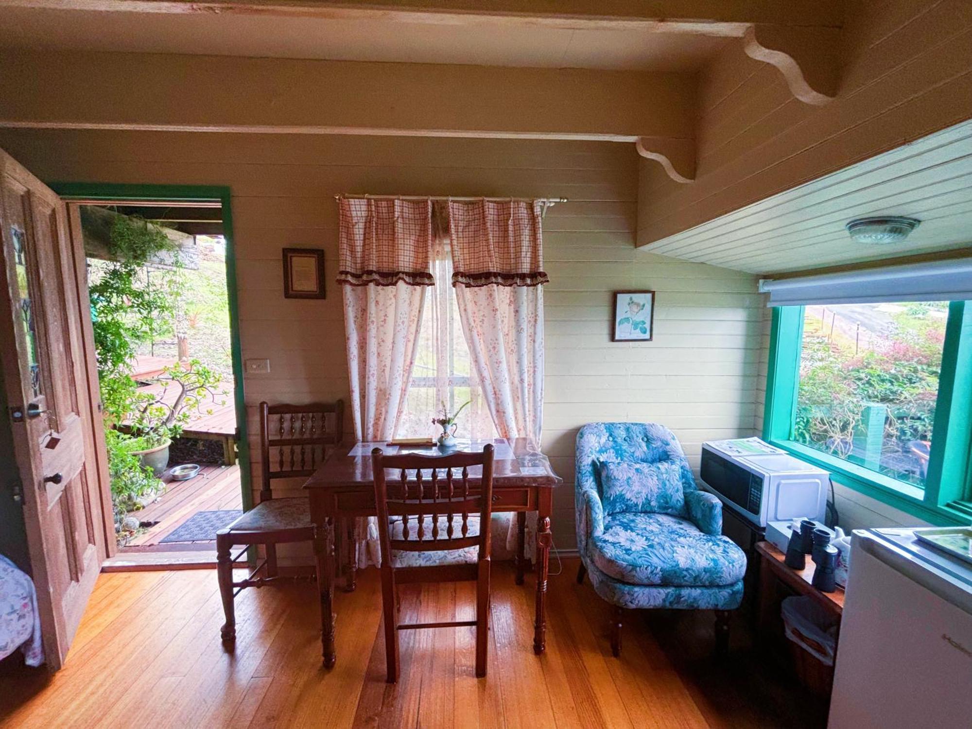 The Goat And Goose Bed & Breakfast Lakes Entrance Bagian luar foto
